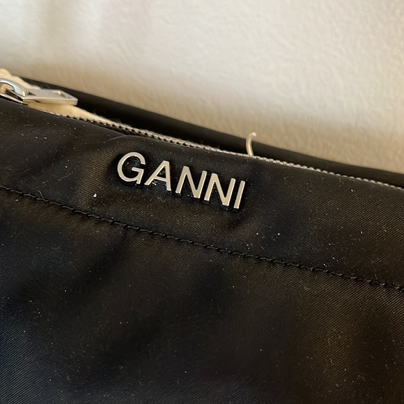New GANNI PILLOW BAGUETTE BAG
BLACK - Black - Picture 3 of 6